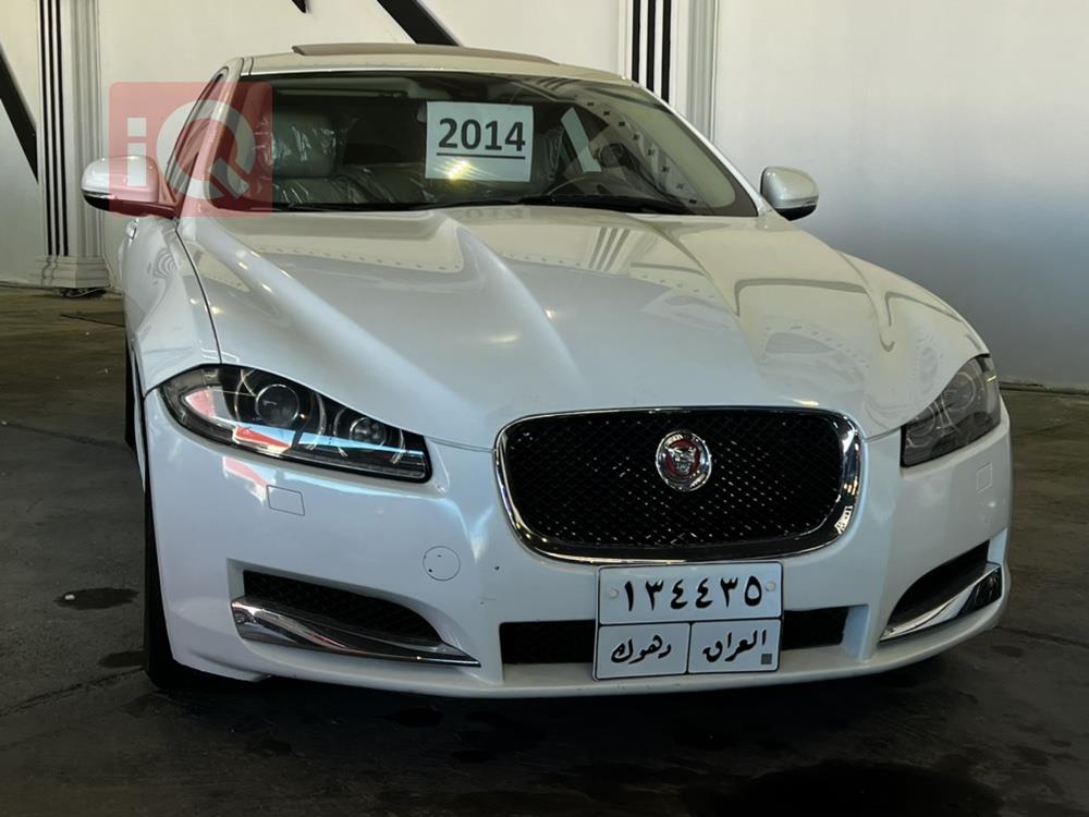 جاكوار XF
